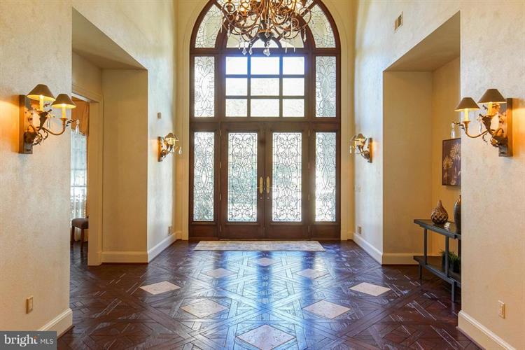 9 Homes on the Market in St. Petersburg Haven Lifestyles