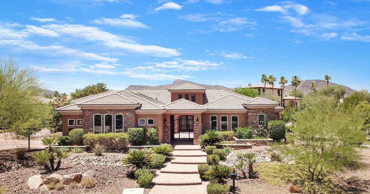 4 Fantastic Homes with Pools in Henderson Haven Lifestyles