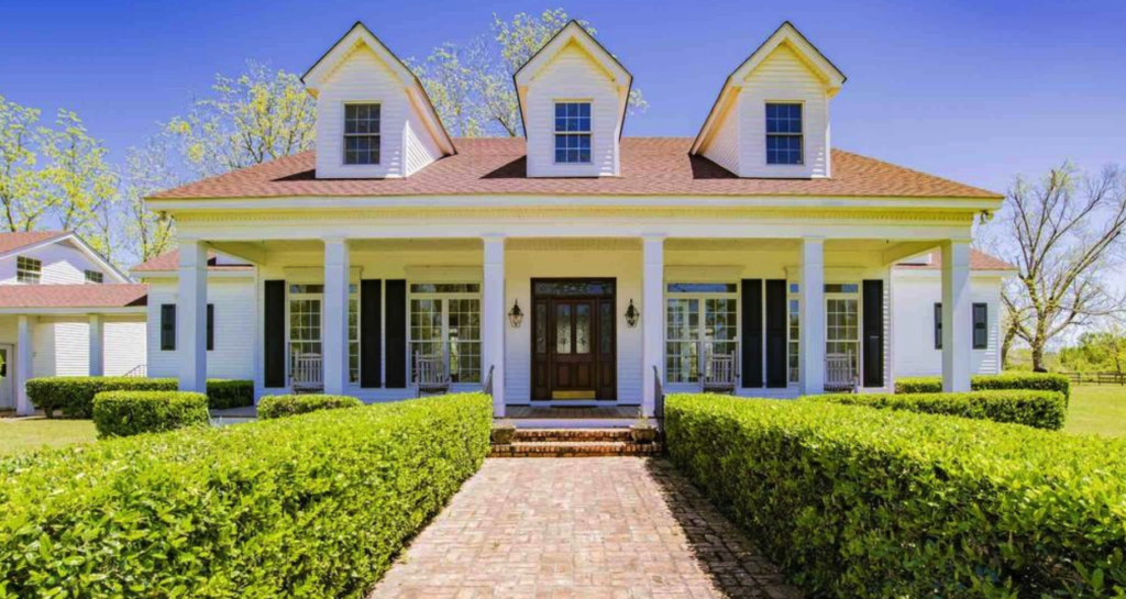 6 Remarkable Properties On The Market in Fairhope & Mobile Haven