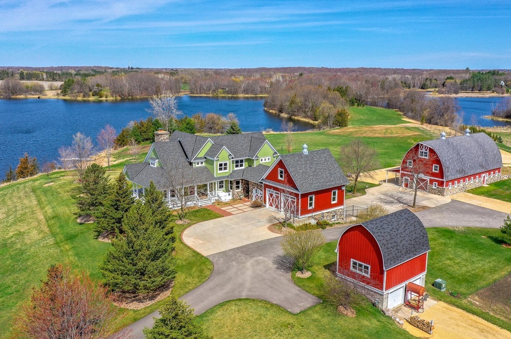 10 Stunning Lakefront Properties On The Market Haven Lifestyles