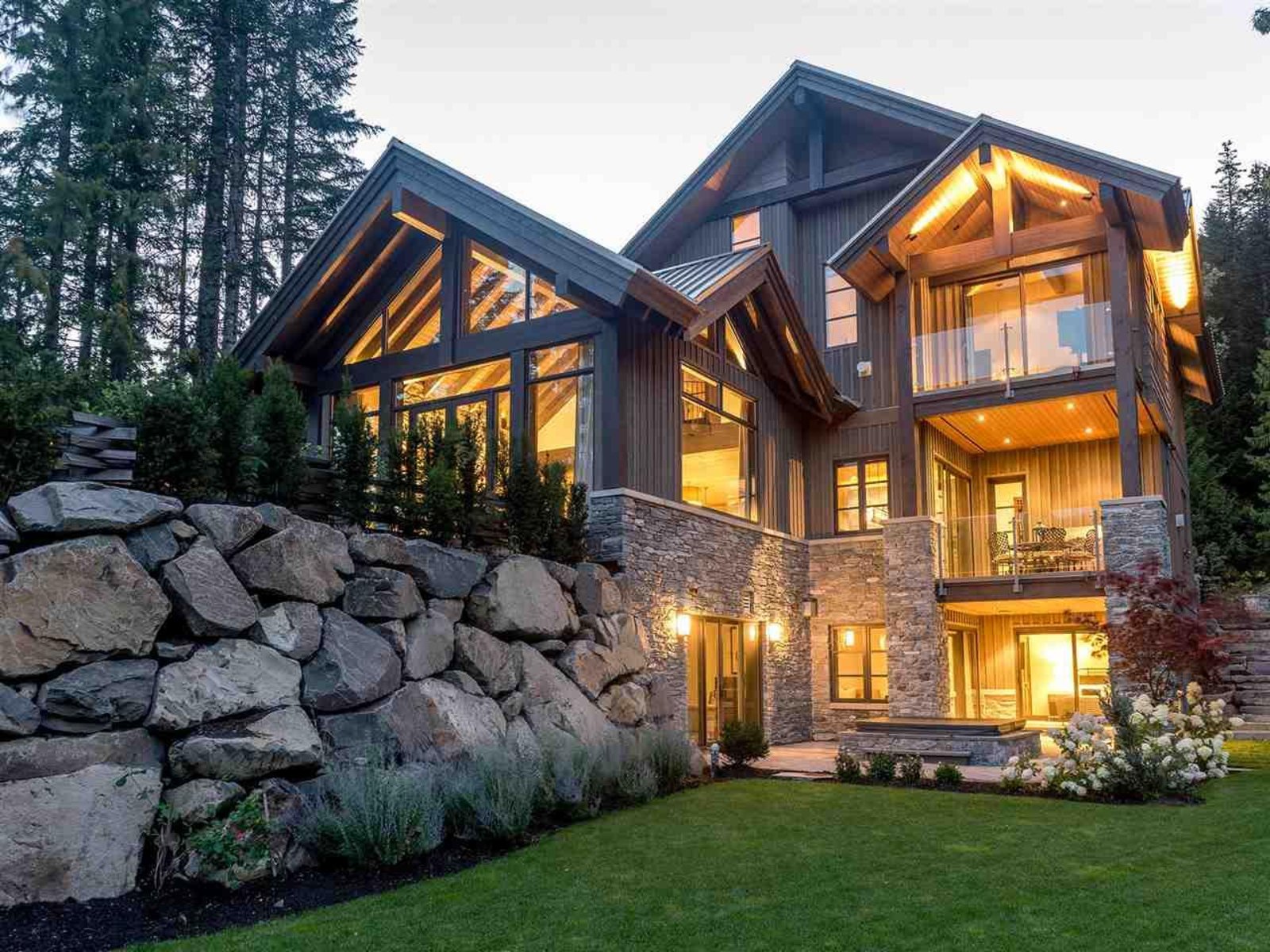 4 Beautiful Modern Homes - Haven Lifestyles, image size:1600x1200