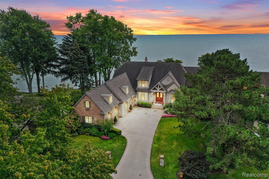 9 Exquisite Waterfront Properties On The Market Haven Lifestyles