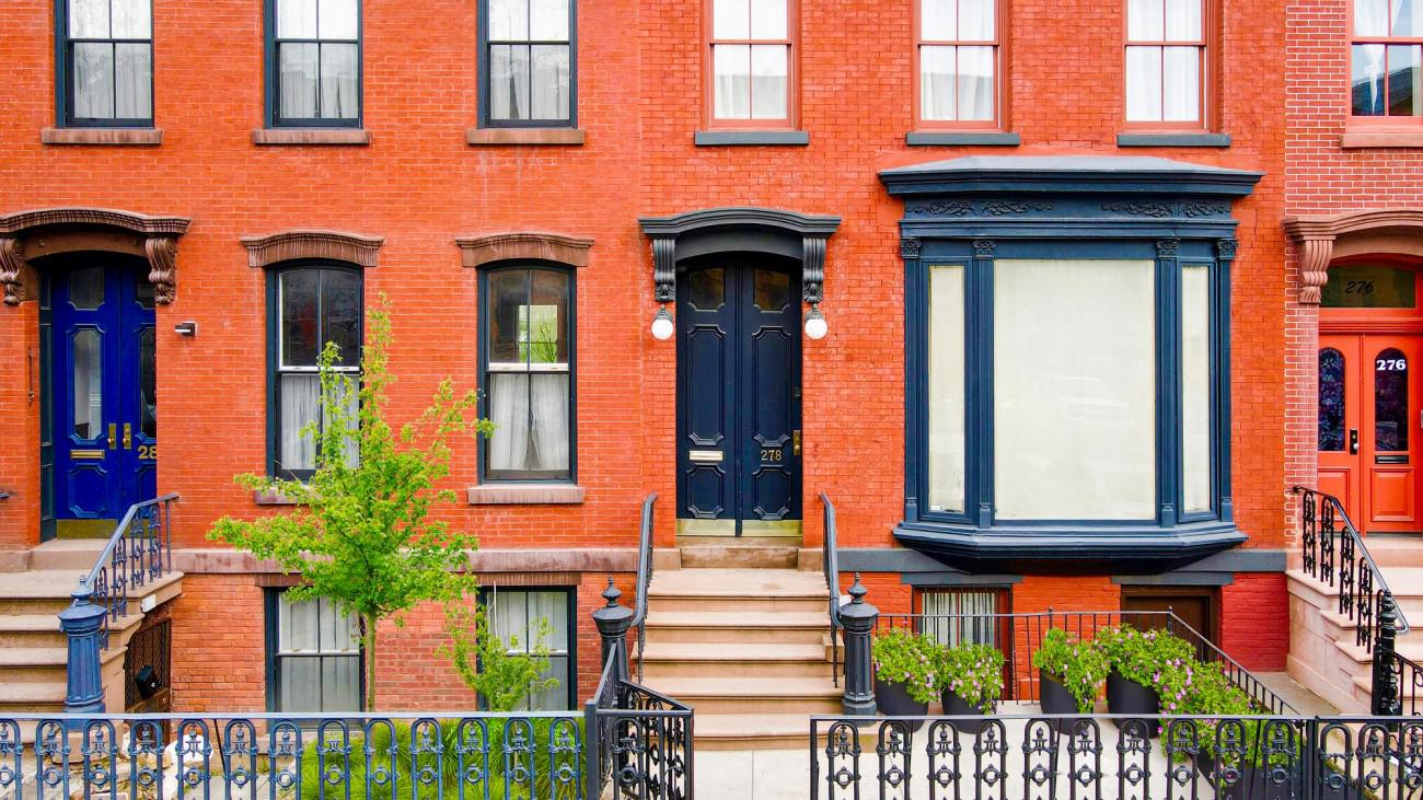 Historic Landmarked Redbrick Townhouse Haven Lifestyles