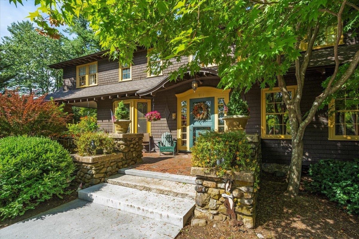 6 New Hampshire Homes On The Market Haven Lifestyles