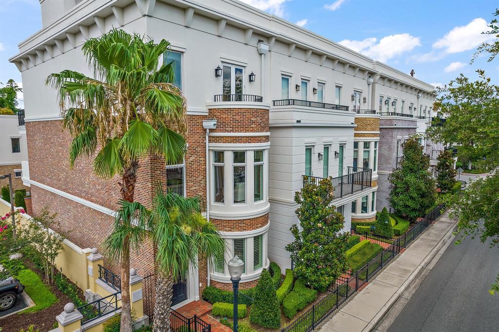 5 Beautiful Townhomes On The Market Haven Lifestyles