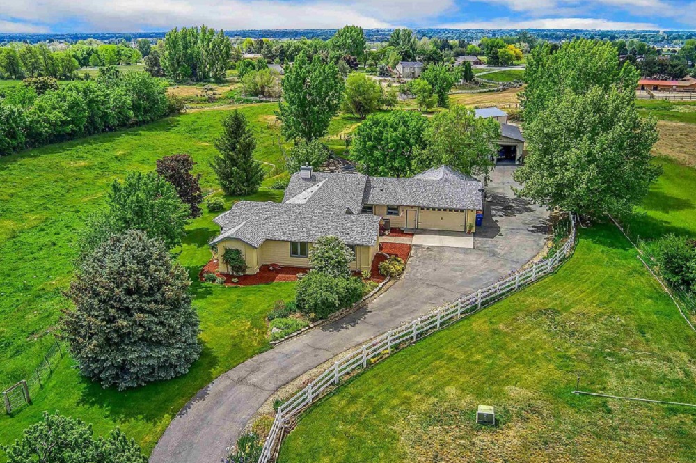 6 Properties Located On At Least 5 Acres of Land Haven Lifestyles