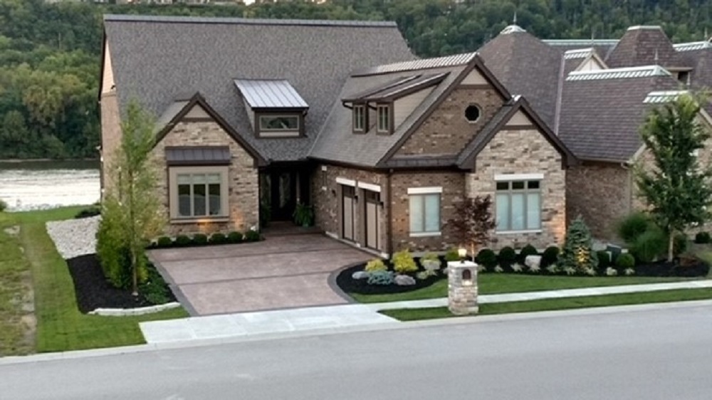 4 Homes for Sale in Kentucky & Tennessee with Private Pools Haven