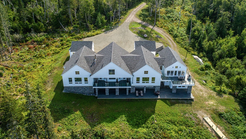 8 Oceanfront Homes on the Market in New Brunswick, New York