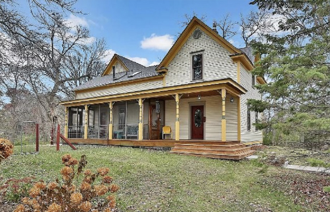 11 Waterfront & Lakebound Homes for Sale in Minnesota and South Dakota